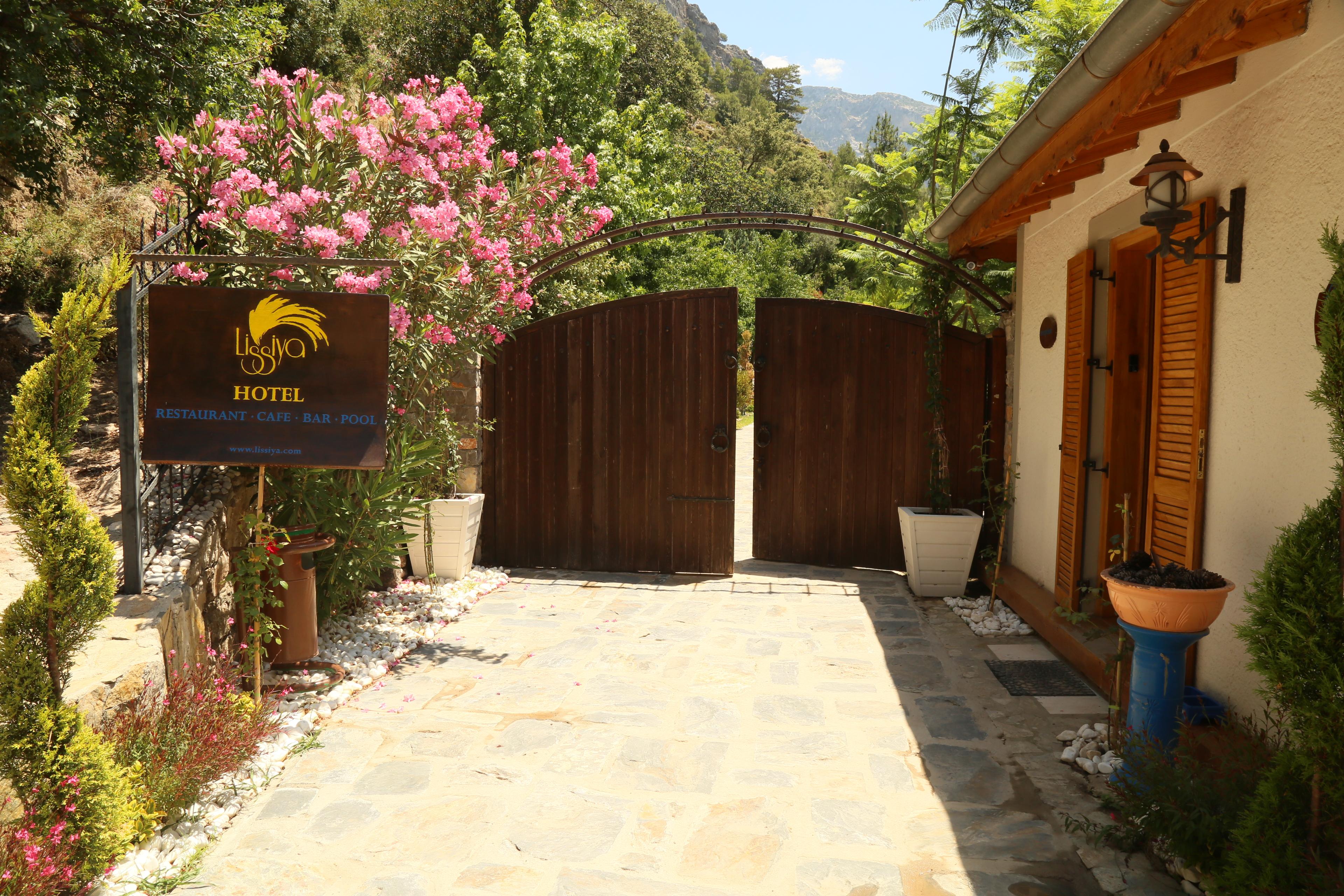 Lissiya Hotel Faralya Exterior photo